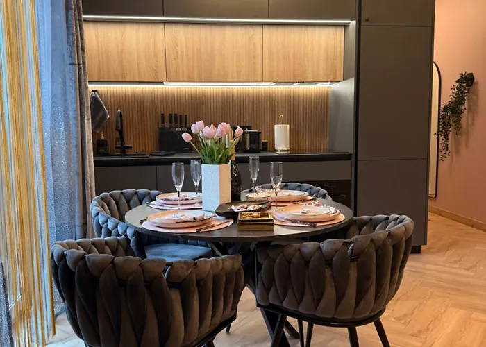 Dzīvoklis Novia & Free Parking & Self Check In *