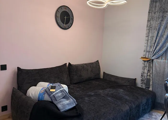 Novia & Free Parking & Self Check In Dzīvoklis