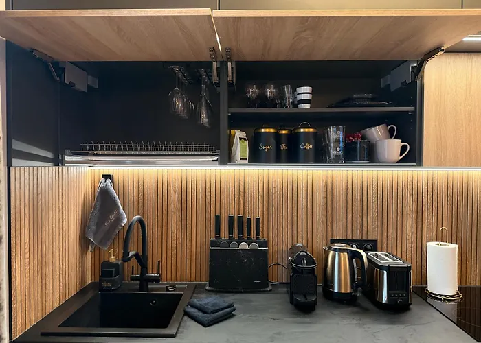 Novia & Free Parking & Self Check In