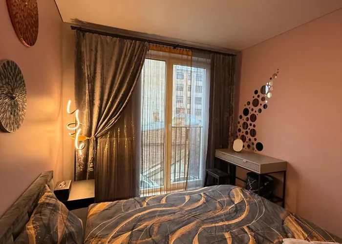 Novia & Free Parking & Self Check In