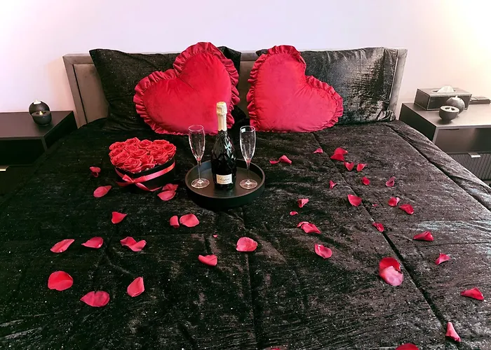 Novia & Free Parking & Self Check In Dzīvoklis Riga