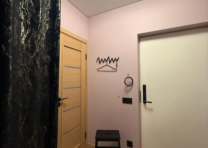 Novia & Free Parking & Self Check In Dzīvoklis *