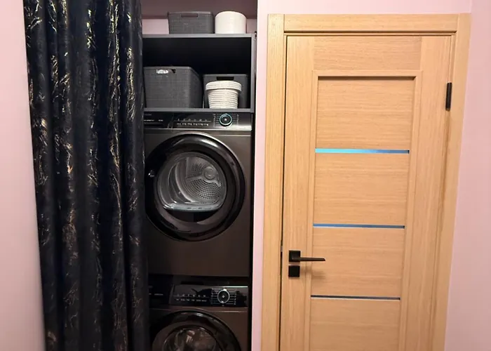 Novia & Free Parking & Self Check In Dzīvoklis