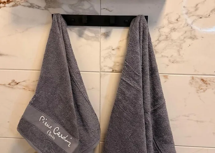 Novia & Free Parking & Self Check In Dzīvoklis *