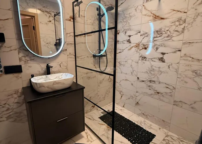 Dzīvoklis Novia & Free Parking & Self Check In *